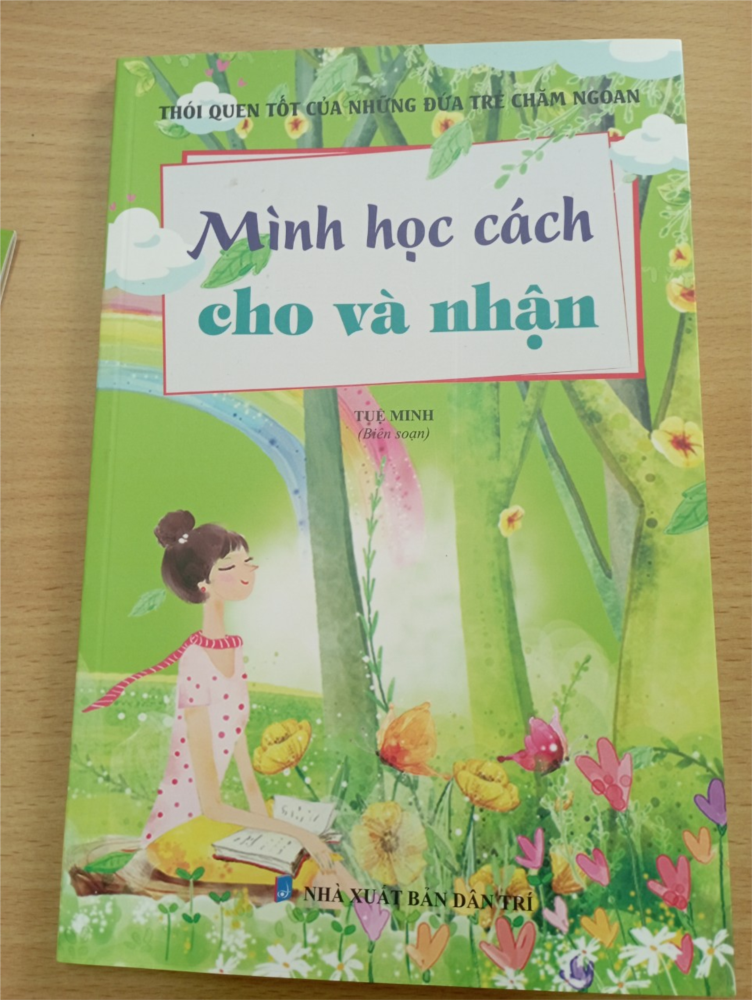 Cuốn sách: “Mình học cách cho và nhận”